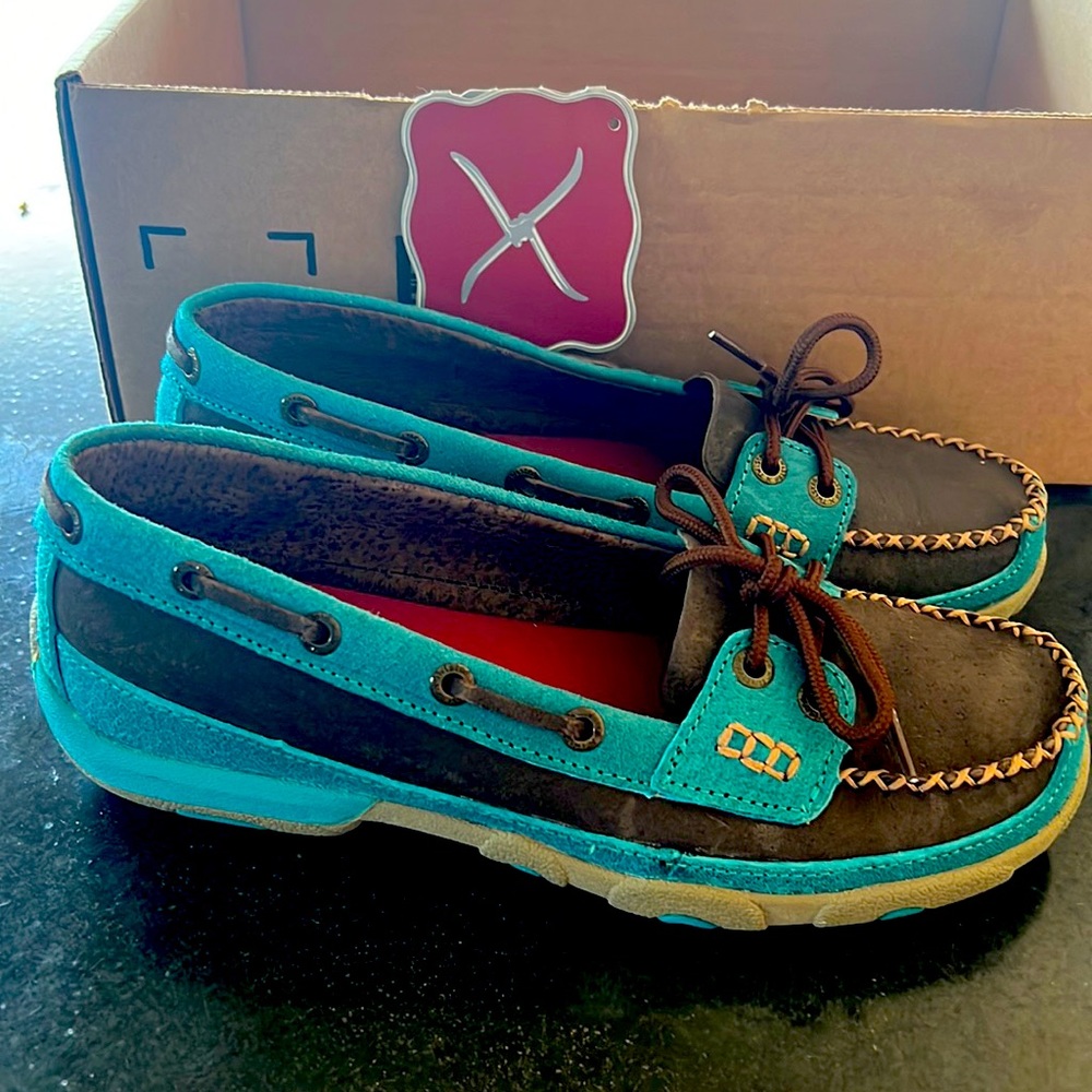 NEW Twisted X Driving Mocs Brown and Turquoise Women’s size 7